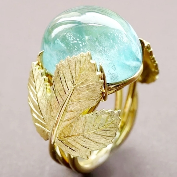 Gold Ring - Picture 4 of 6